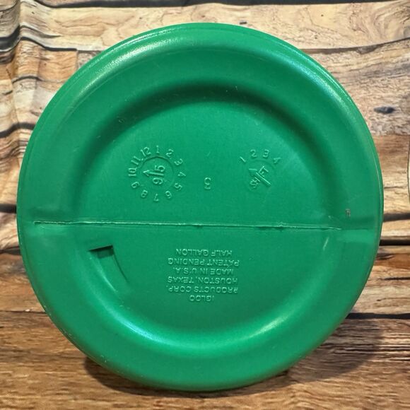 Vintage Pioneer Seed Corn Igloo 1/2 Gal Water Jug Cooler Green Farm Advertising - Picture 6 of 9